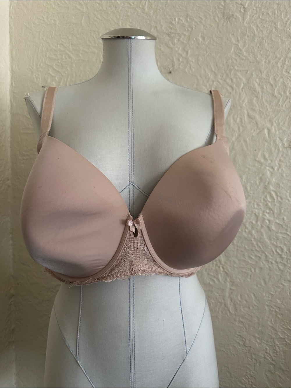 Torrid Sexy T-Shirt Bra Pale Nude Beige Lace Trim 44DDD